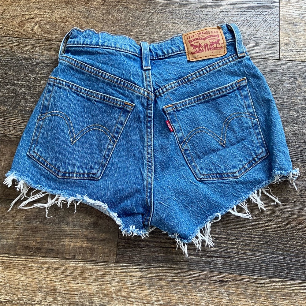 Levi's Blue Jean Shorts High-Waisted Distressed NWOT - Picture 2 of 5